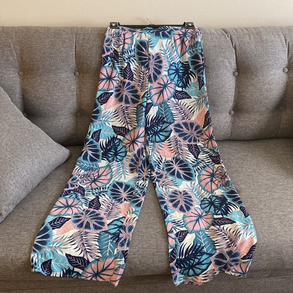 Charlotte Russe Floral linen flare pants. Size medium